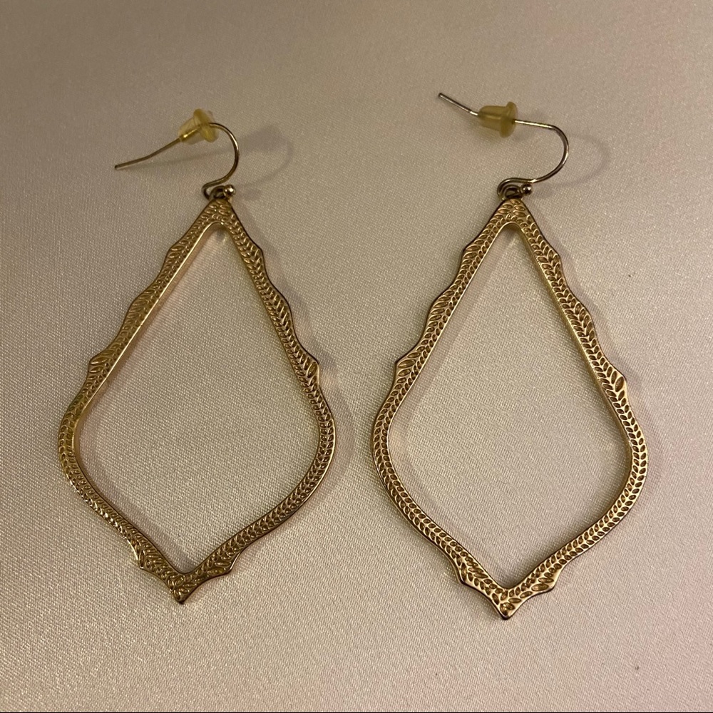Kendra Scott Sophee Drop Earrings in Gold